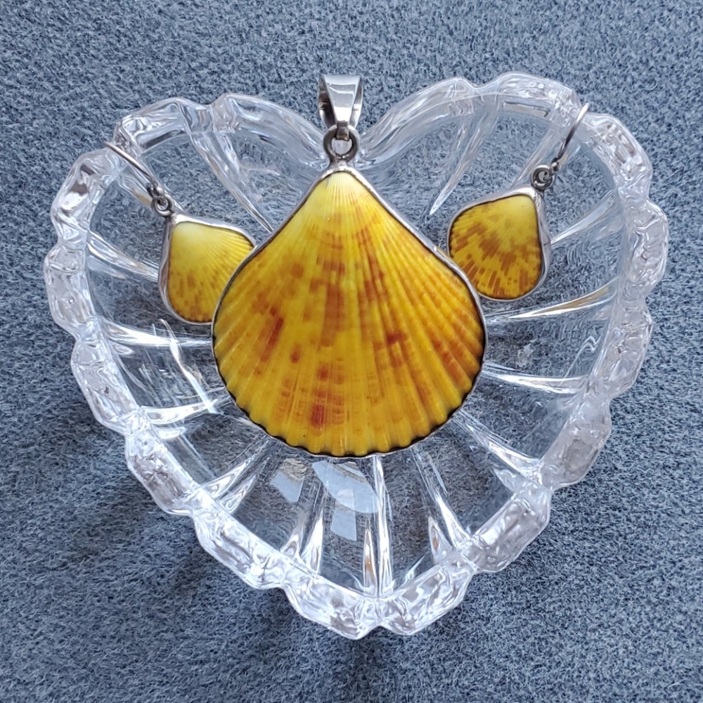 Real seashell and sterling pendant & earrings set.